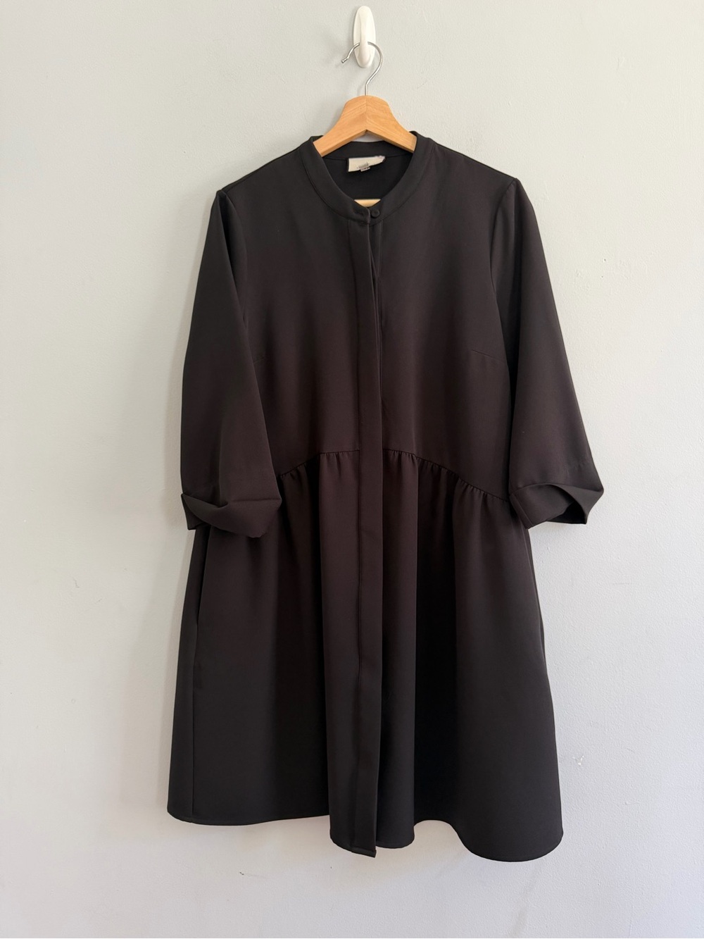 Tuckernuck Women's Black Stretch Crepe Royal Shirt Dress 3/4 Sleeve Size M